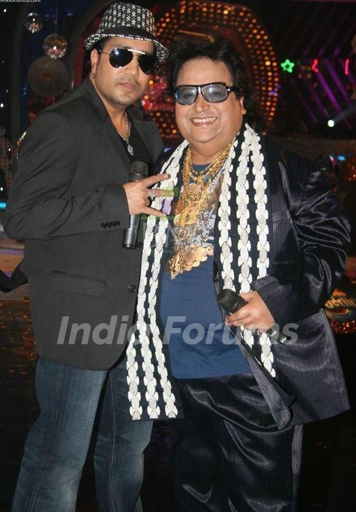 Mika and Bappi Lahiri as a guest in tv show Chhote Ustaad