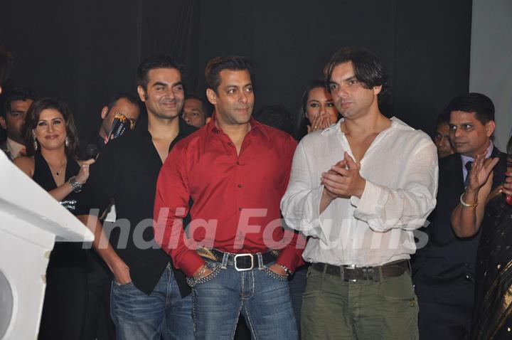 Arbaaz Khan, Salman Khan and Sohail Khan at Fridaymoviezcom website launch at JW Marriott, Juhu in Mumbai on Friday Night