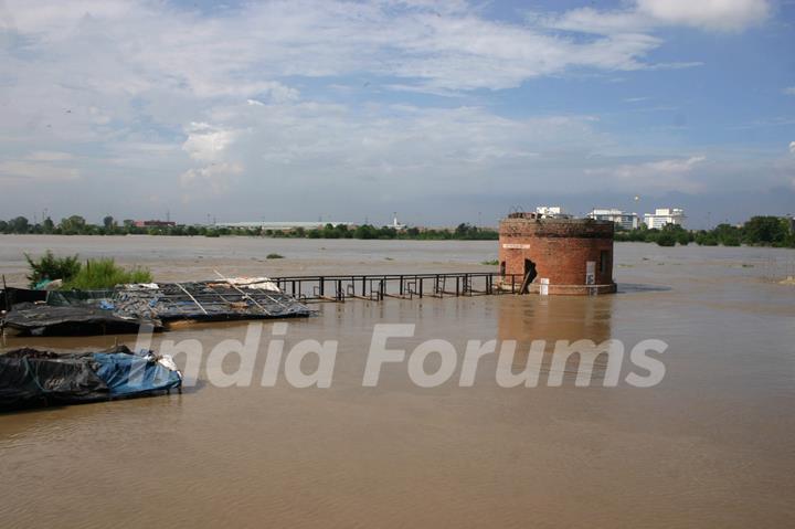 Overflowing Yamuna River at old bridge in Delhi on Saturday 11 Sep 2010