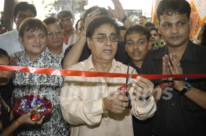 Jagjit Singh inaugurate Pollination store at Andheri in Mumbai