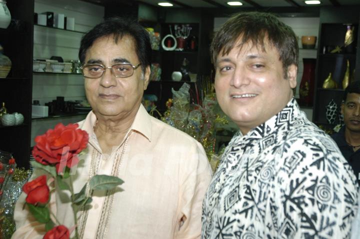 Jagjit Singh inaugurate Pollination store at Andheri in Mumbai