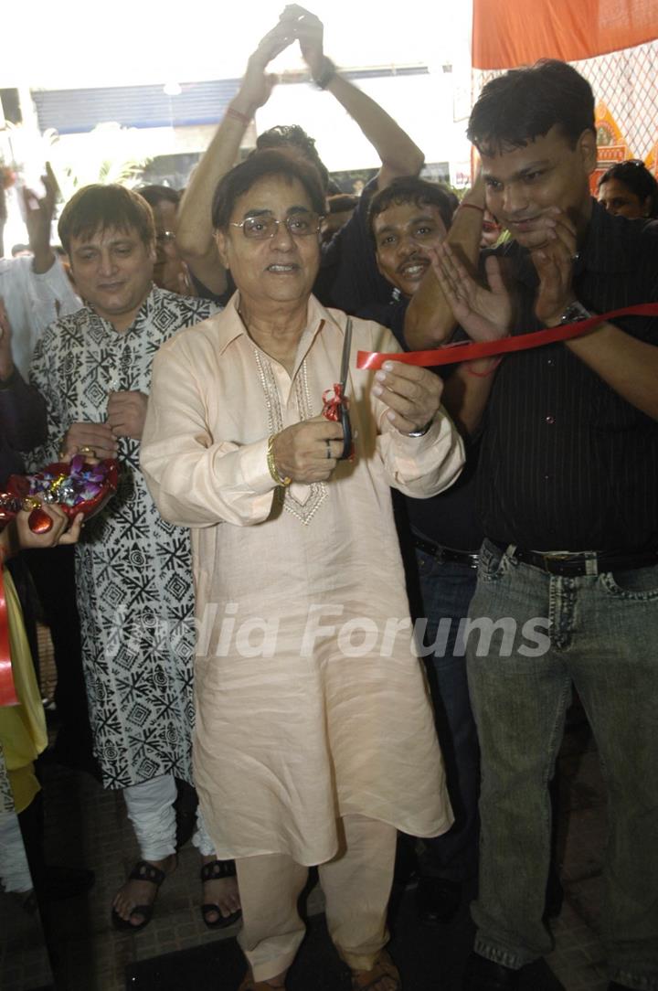 Jagjit Singh inaugurate Pollination store at Andheri in Mumbai