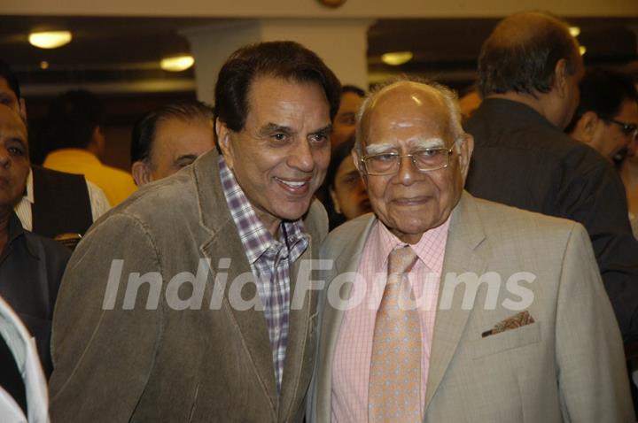 Dharmendra at Ram Jethmalani's bday at Ramada