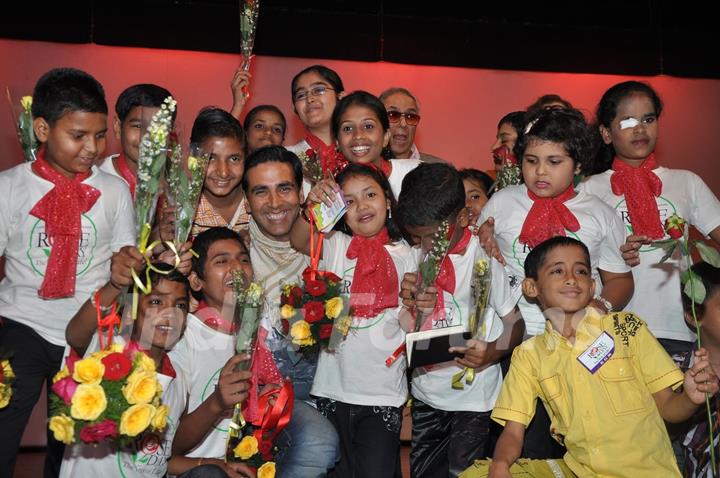 Akshay Kumar spend time with cpaa kids