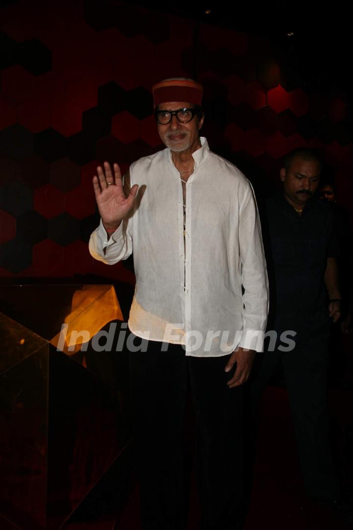 Amitabh Bachchan at Shabana Azmi birthday bash at Juhu