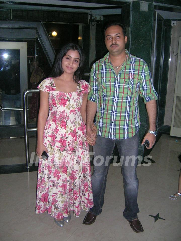 Shubhangi Aatre with husband piyush poorey in Karan Mehra and Nisha Rawal play’s premiere