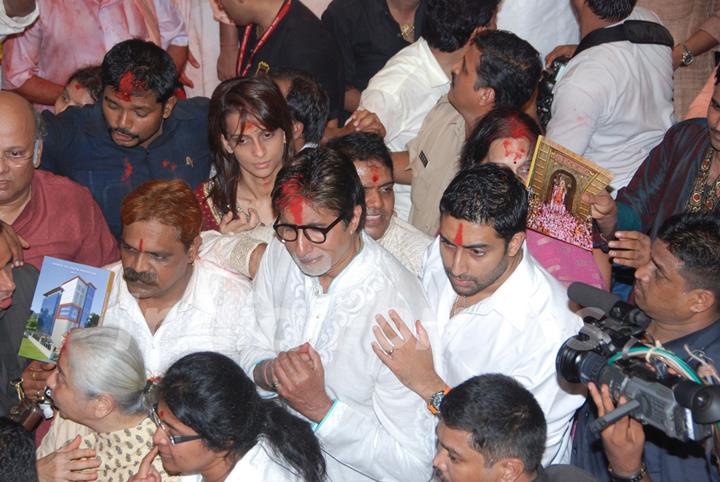 Amitabh and Abhishek Bachchan seek Ganesha Blessings in Mumbai