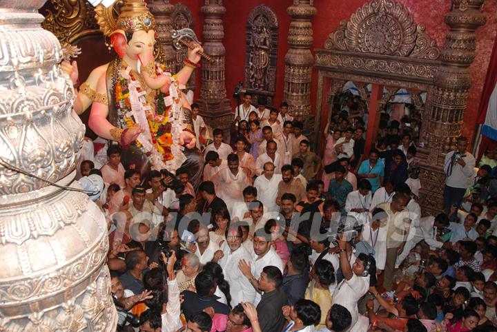 Amitabh and Abhishek Bachchan seek Ganesha Blessings in Mumbai