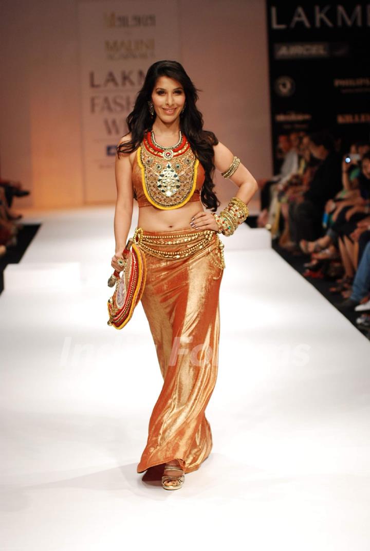 Sophie Chaudhary walks the ramp at Malaga show for Lakme Fashion Week