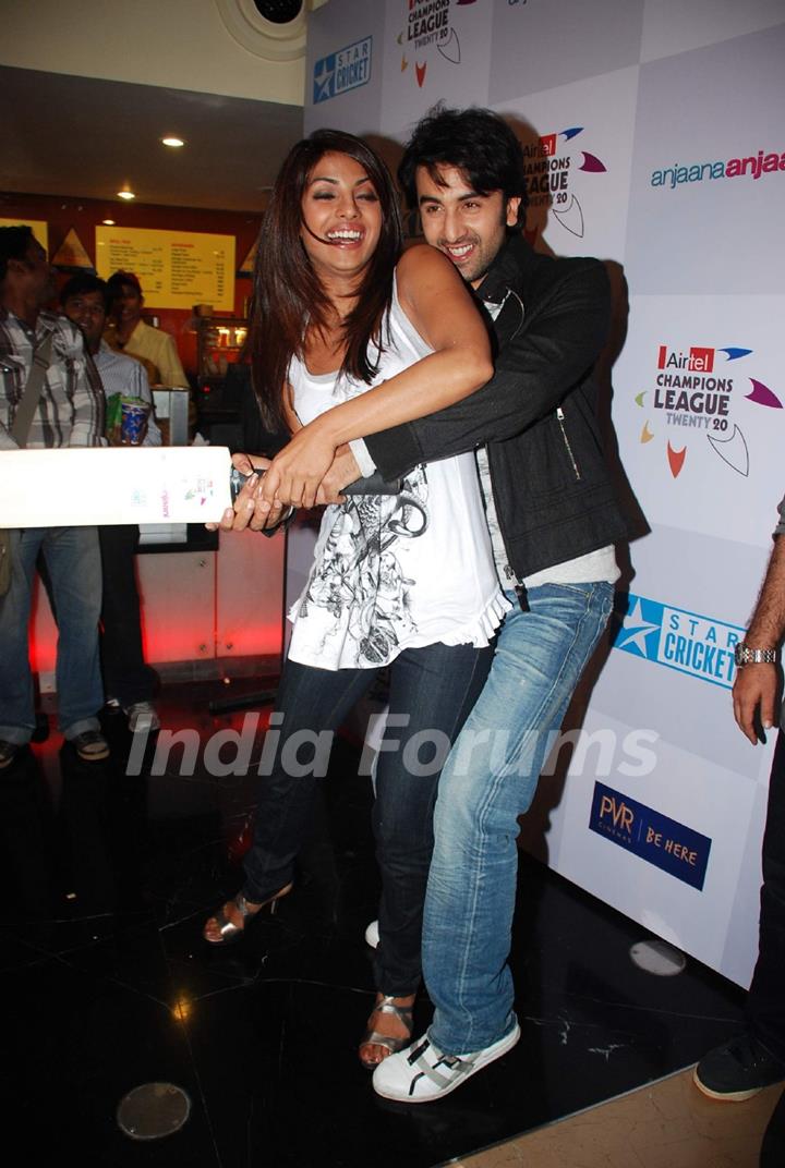 Priyanka Ranbir watch cricket match to promote Anjaana Anjaani at PVR