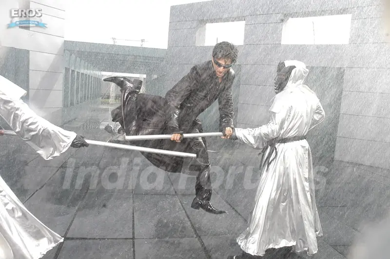 Shahrukh Khan fighting in Rain