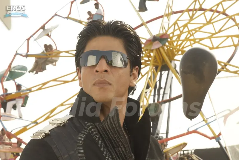 Glorious Shahrukh in Billu Barber