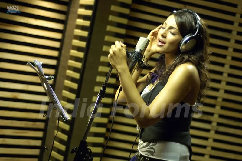Bipasha singing a song