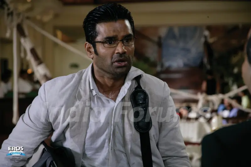 Sunil Shetty looking confused