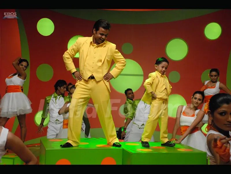 Rajpal Yadav dance with a young boy