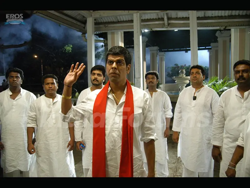 Murli Sharma stopping his men