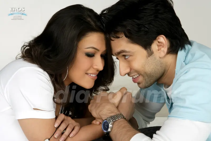 Romantic scene of Amita Pathak and Nakuul Mehta