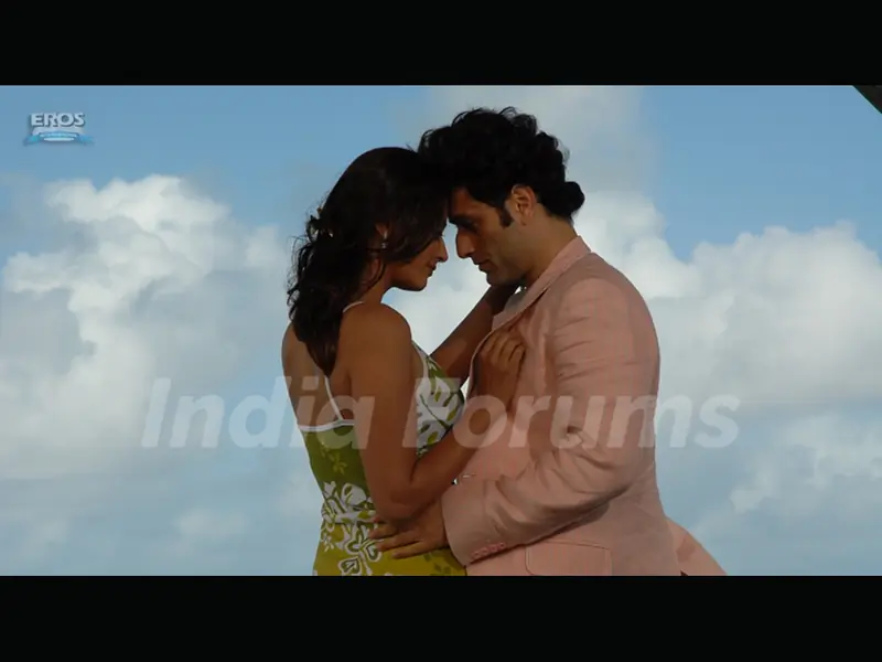 Shiney Ahuja and Kaveri Jha in Hijack movie