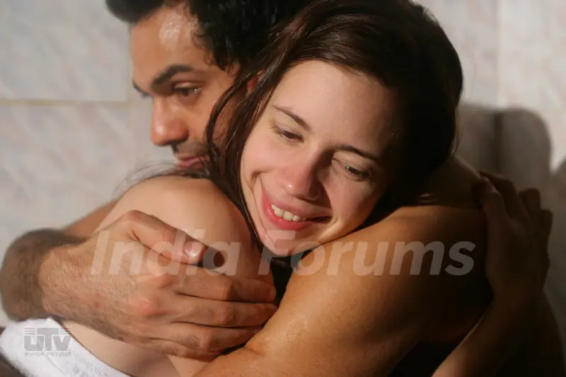 Abhay Deol and Kalki Koechlin in Dev D