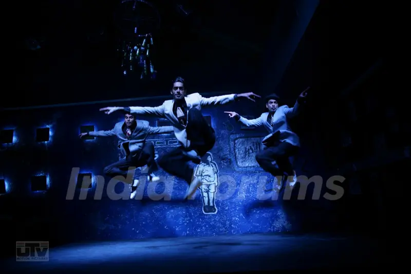 A dancing step in Dev D