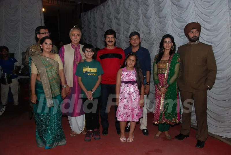 Shah Rukh Khan with Khichdi team