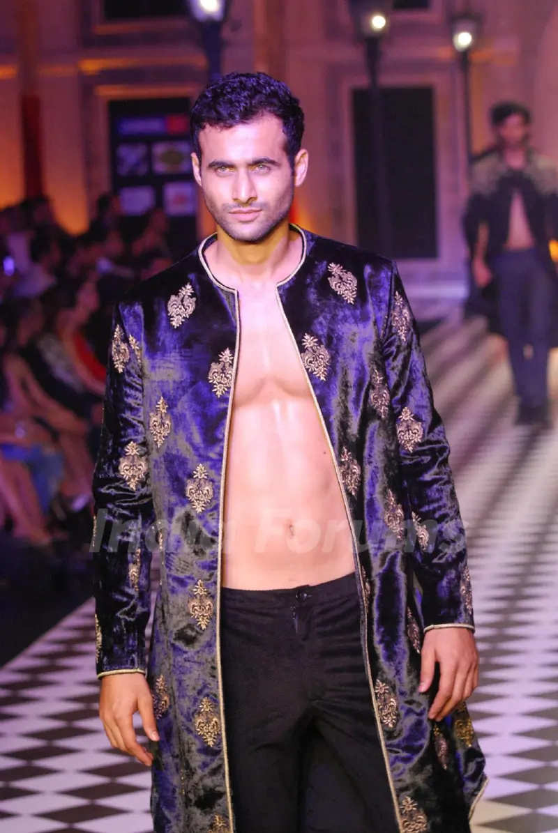 Model on the ramp of HDIL Shows at HDIL India Couture Week 2010 Day 2