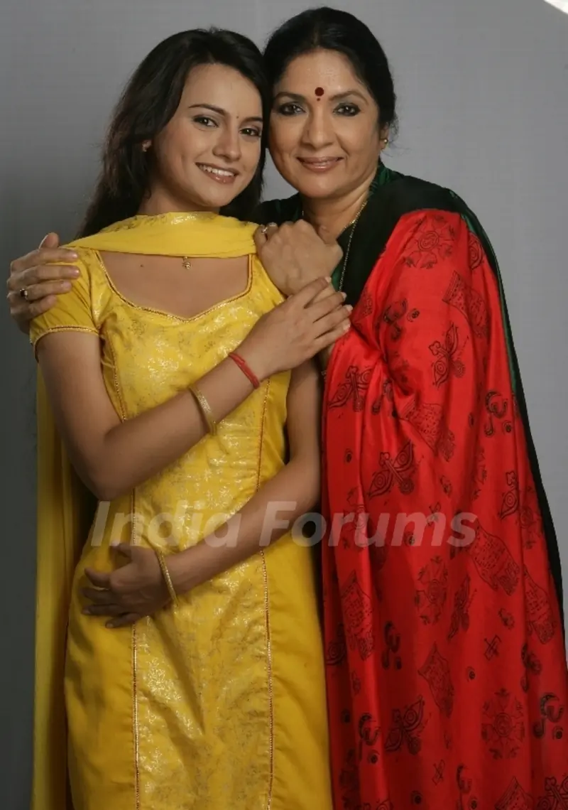 Neena Gupta & Vandana Joshi in Dil Se Diya Vachan