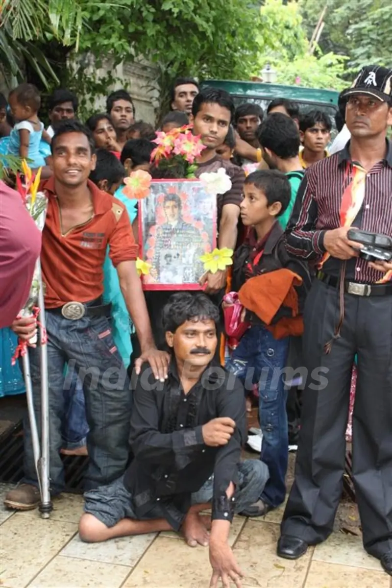 Big B Celebrates His 68th Birthday with Media