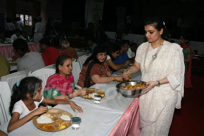 Vaibhavi Merchant celebrated "Sarbojanin Durga Puja"