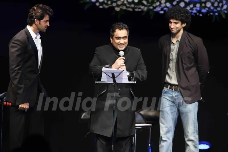 Hrithik Roshan and Kunal Ganjawala at Music release of 'Guzaarish' at Yash Raj Studio, Mumbai