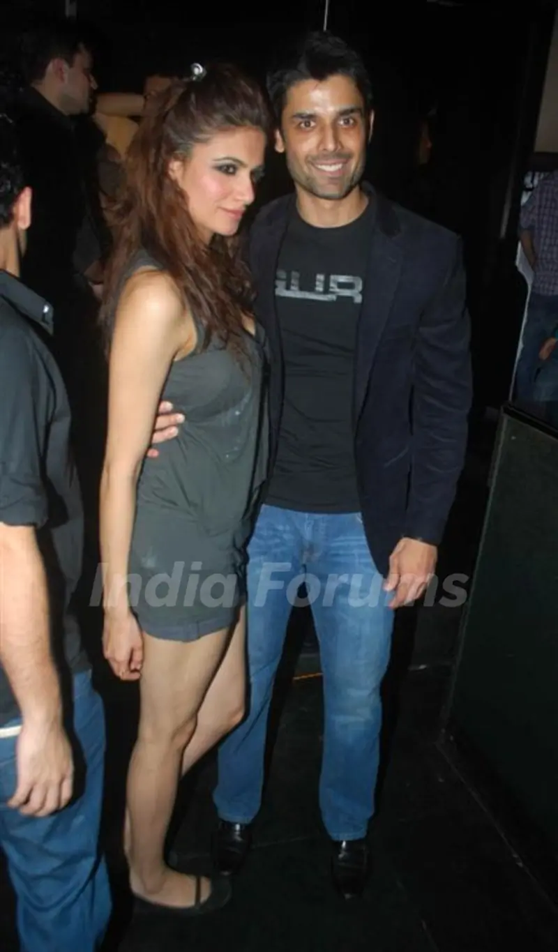 Rocky S 'Absolut Glimmer' Bash