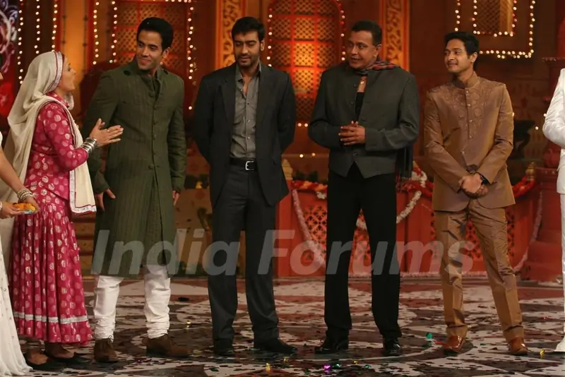 Cast of Movie Golmaal 3 and Mithun on the sets of Colors Diwali show