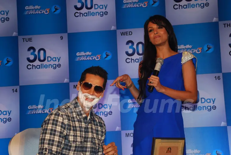 Malaika Arora Khan makes Dino and Ritwik shave at Gillete 30 day challenge event at Taj President