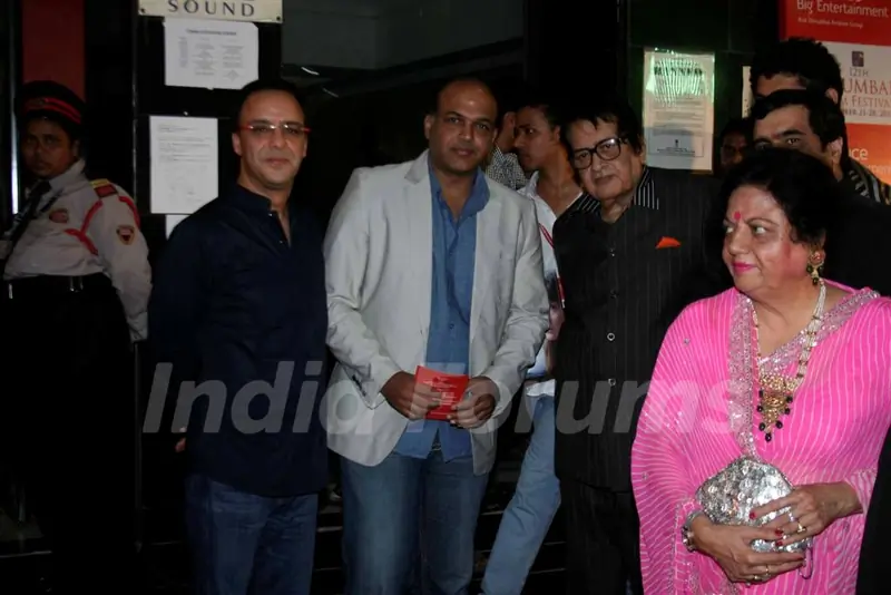 Vidhu Vinod Chopra, Ashutosh and Manoj Kumar at Closing ceremony of 12th Mumbai Film Festival