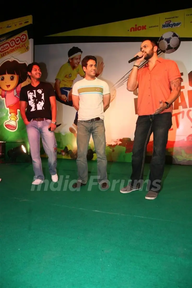 The Golmaal 3 cast and crew supports Nick Let's Just Play