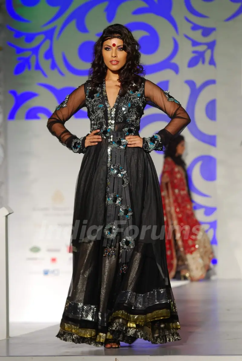 Model Walks for designers Mona Pali at Aamby Valley India Bridal Week day 3