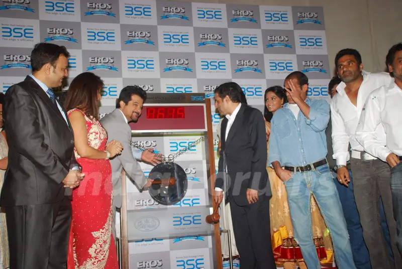 Cast at 'No problem' mahurat at BSE
