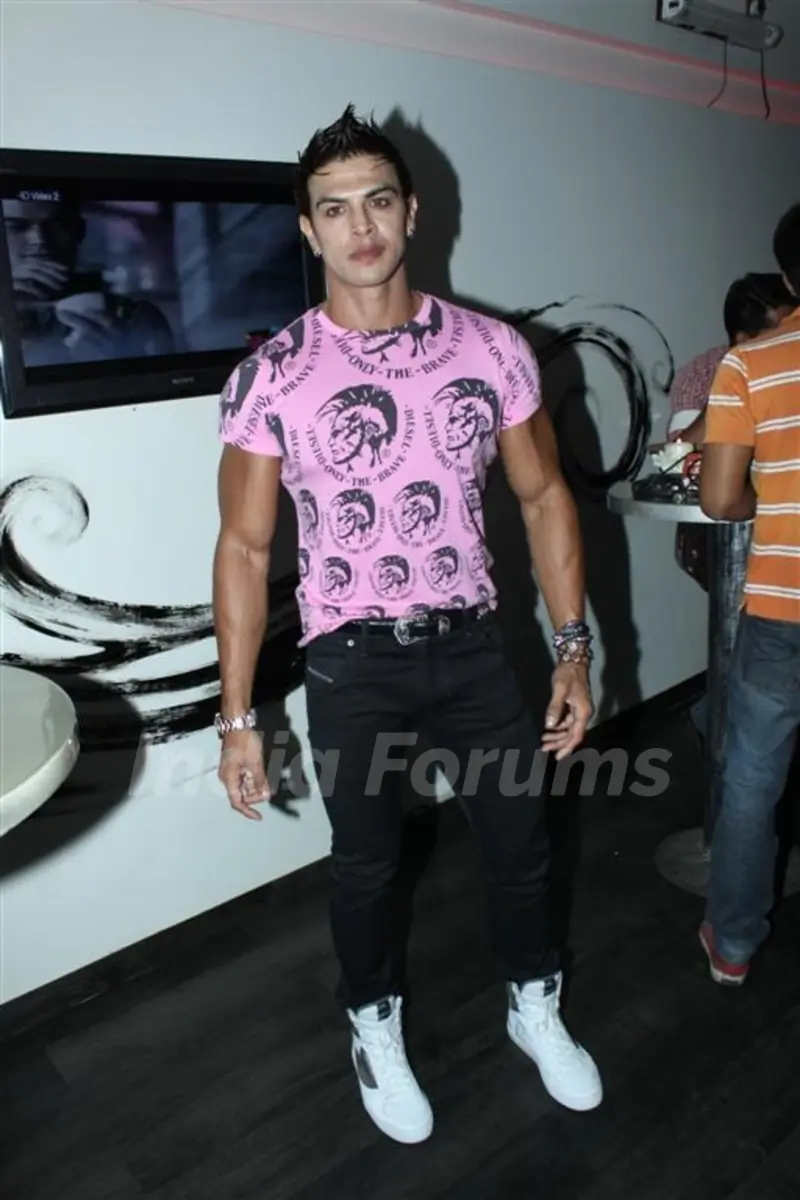 Sahil Khan at Rohit Verma's birthday bash at Twist