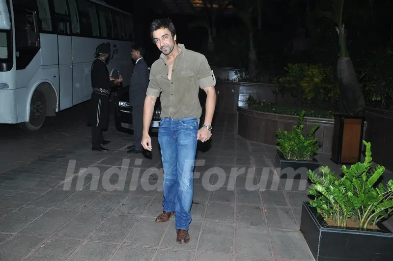 Ashish Chowdhry at Baba Dewan's Birthday bash, Taj Land's End