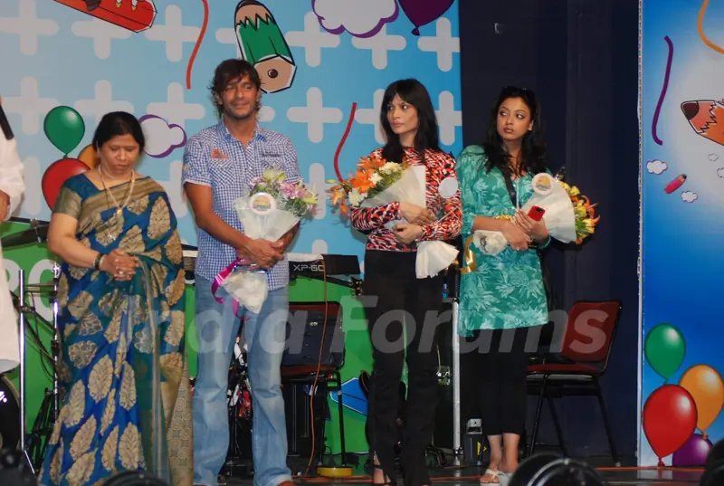 Chunky Pandey, Anupama Kher and Tanushree Dutta spend time with kids at Umeed event hosted by Manali Jagtap at Rang Sharda
