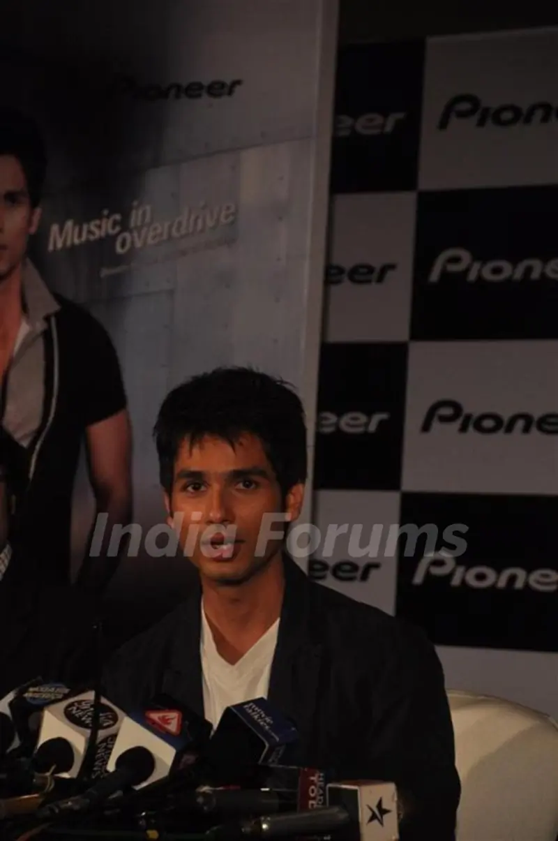 Shahid Kapoor at Autocar Show