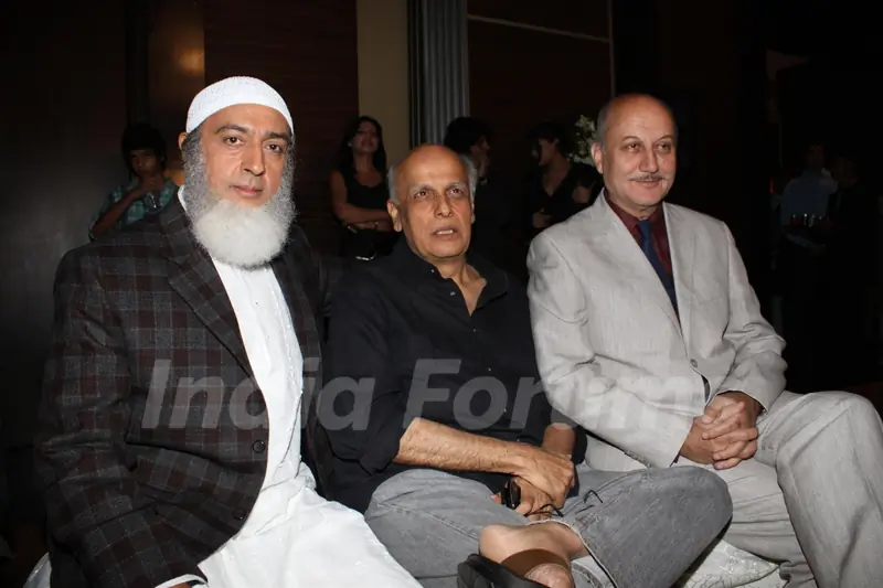Mahesh Bhatt, Anupam Kher and Gulshan Grover at the launch of the film 'Kuch Log' based on 26/11 att