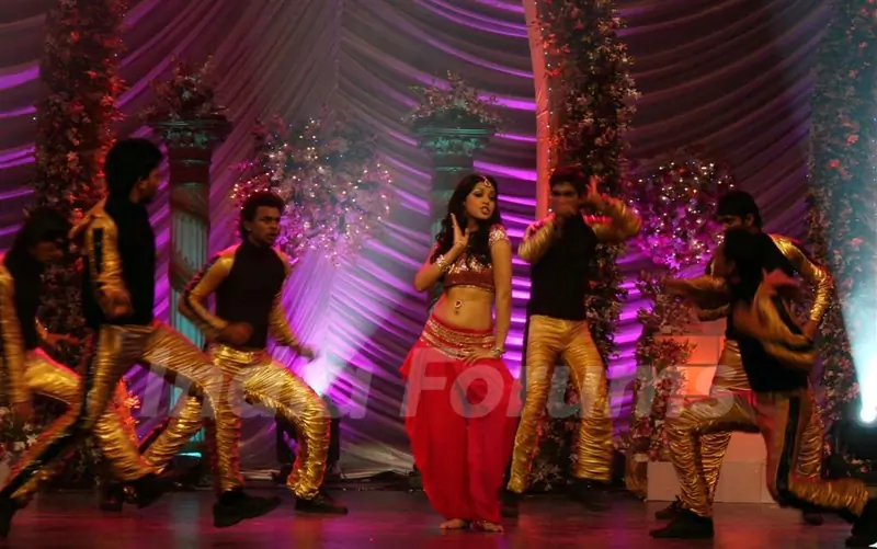 Tanushree Dutta on the sets of Saas Bina Sasural