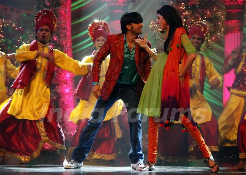 Anushka and Ranveer on the sets of Saas Bina Sasural