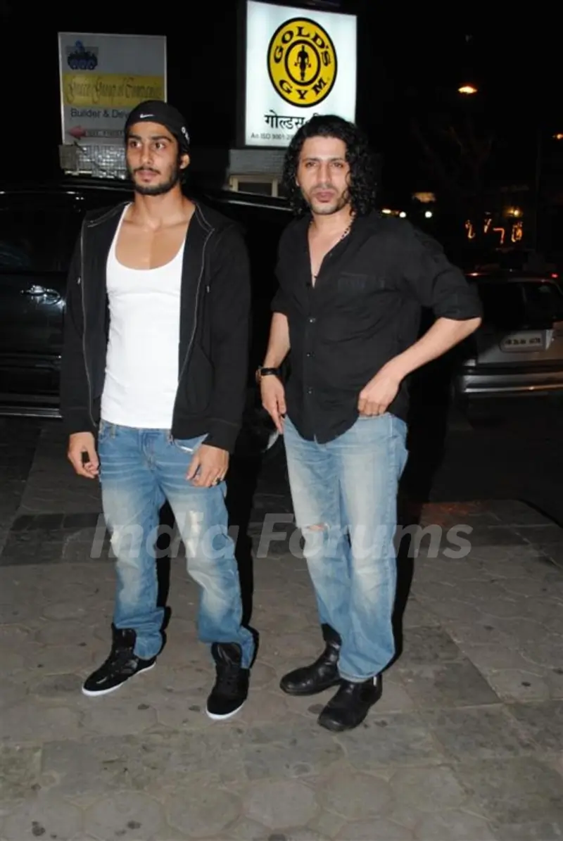 Prateik Babbar watch 'Allah Ke Banday'