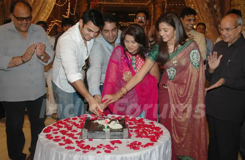Rajshri Production’s “Yahan Main Ghar Ghar Kheli” celebrates the completion of one year
