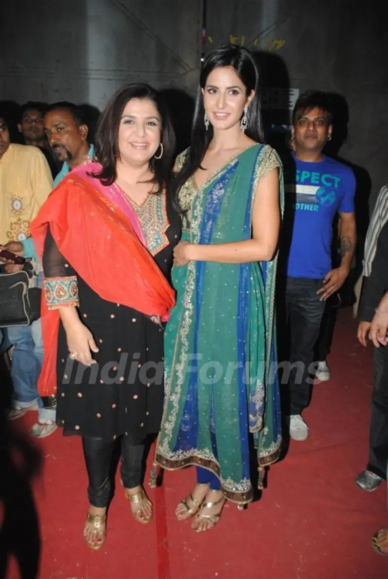 Farah Khan and Katrina Kaif at Promotion of ‘Tees Maar Khan’ on reality show ‘Jhalak Dikhhla Jaa’