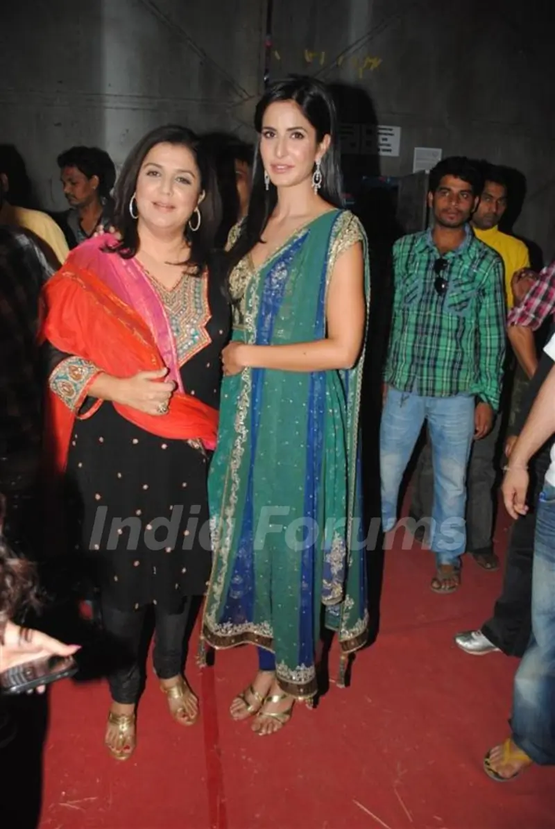 Farah Khan and Katrina Kaif at Promotion of ‘Tees Maar Khan’ on reality show ‘Jhalak Dikhhla Jaa’