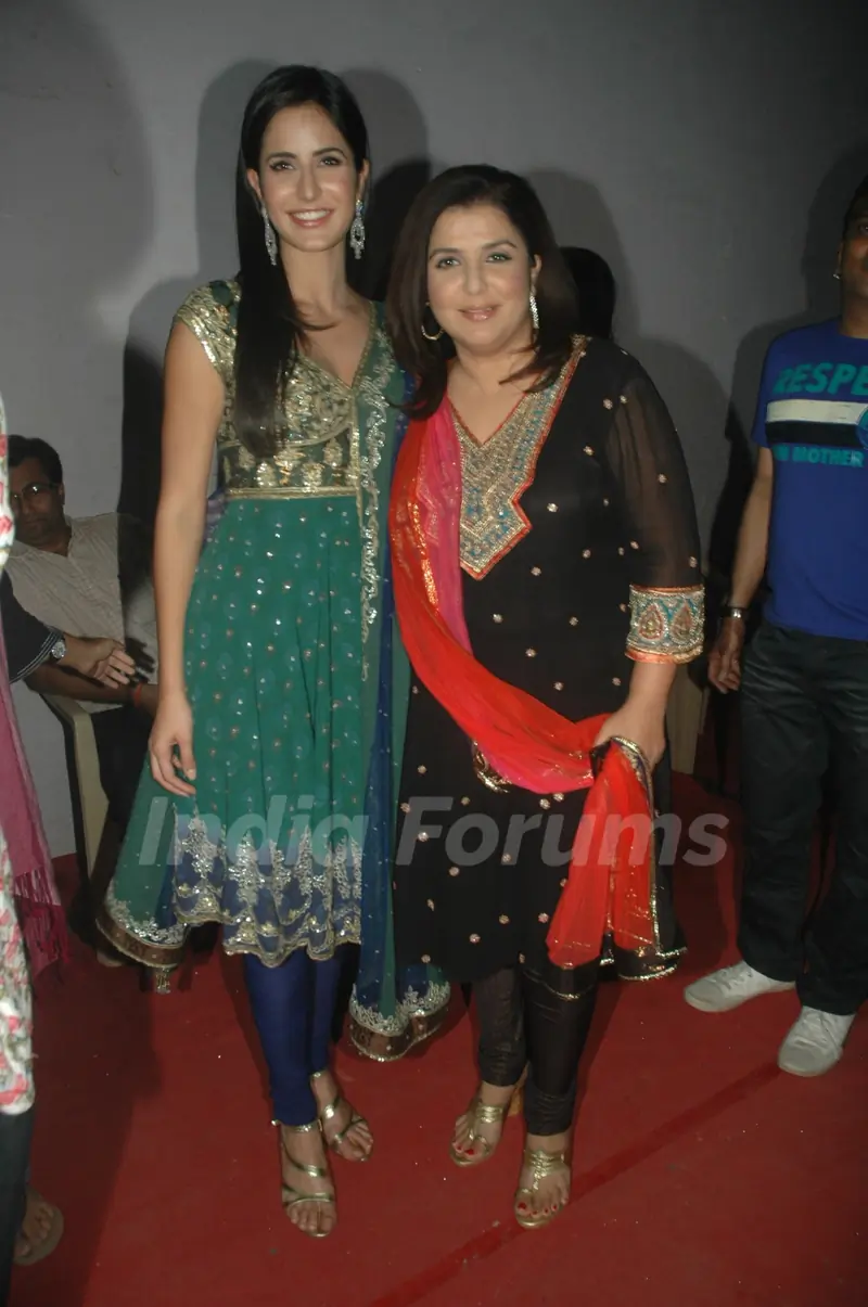 Katrina, Farah on the sets of Jhalak Dikhla Jaa at Filmistan.  .