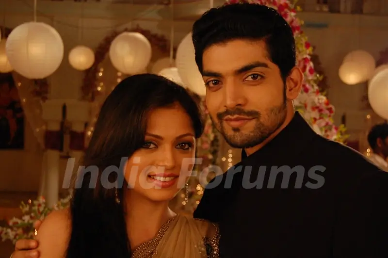 Still image of Maan and Geet